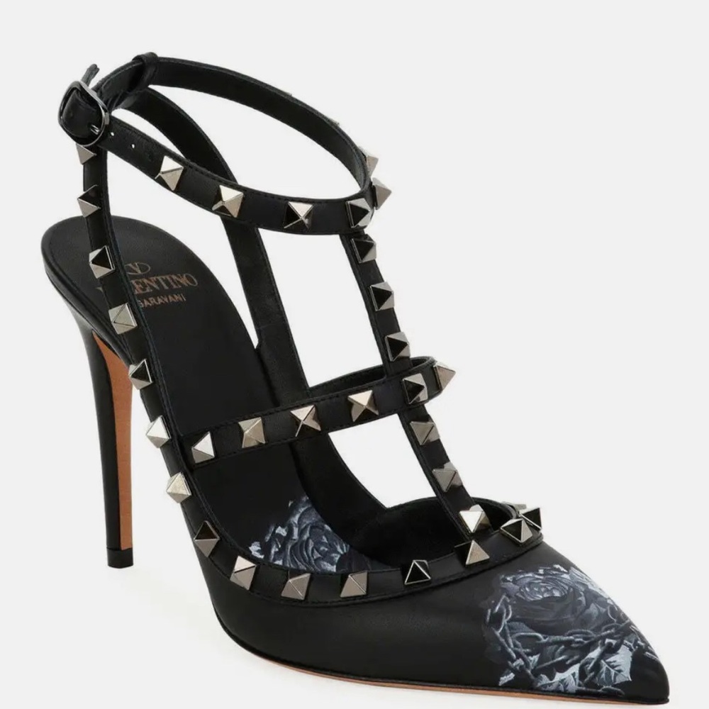 NWTValentino Rockstud Undercover Black Leather Rose T Strap Pointed Heel Pumping